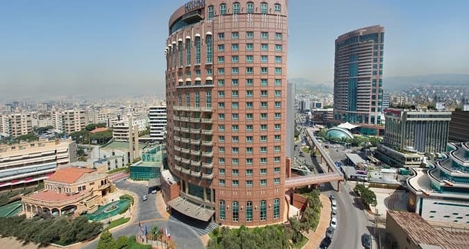 Hotéis renomados reabrem na capital do Líbano